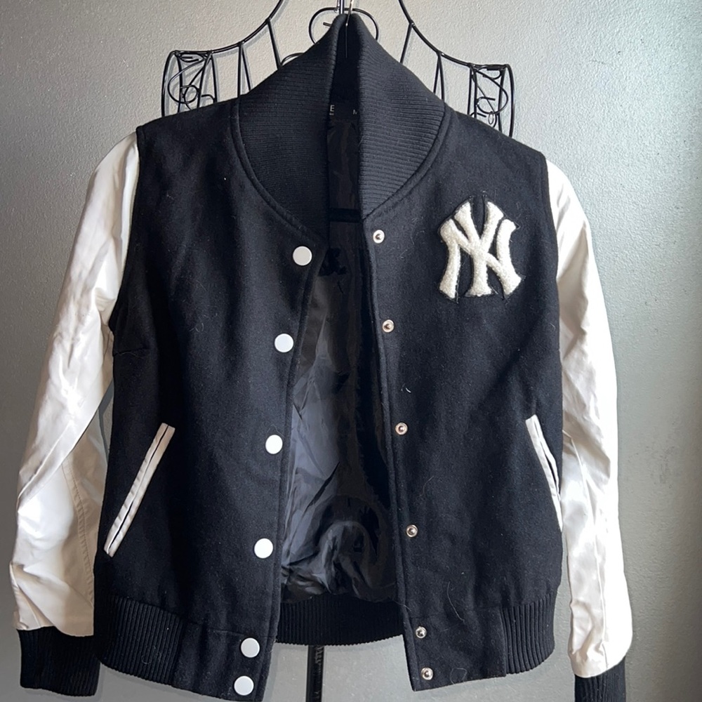 ROMWE Black and White Jackets